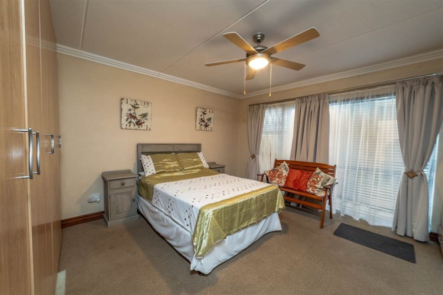 6 Bedroom Property for Sale in Tergniet Western Cape